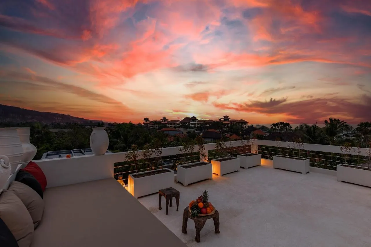 Brand New 5 Bd Luxury Central Villa 300M To Beach Seminyak