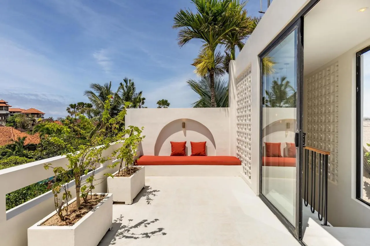 Brand New 5 Bd Luxury Central Villa 300M To Beach Seminyak