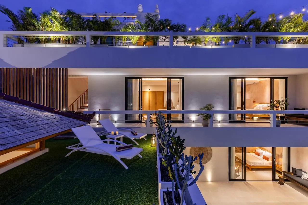 Brand New 5 Bd Luxury Central Villa 300M To Beach Seminyak