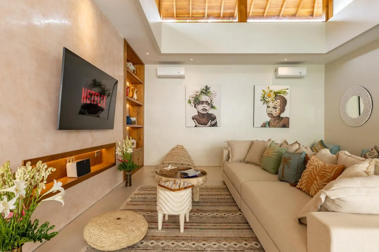 Brand New 5 Bd Luxury Central Villa 300M To Beach Seminyak