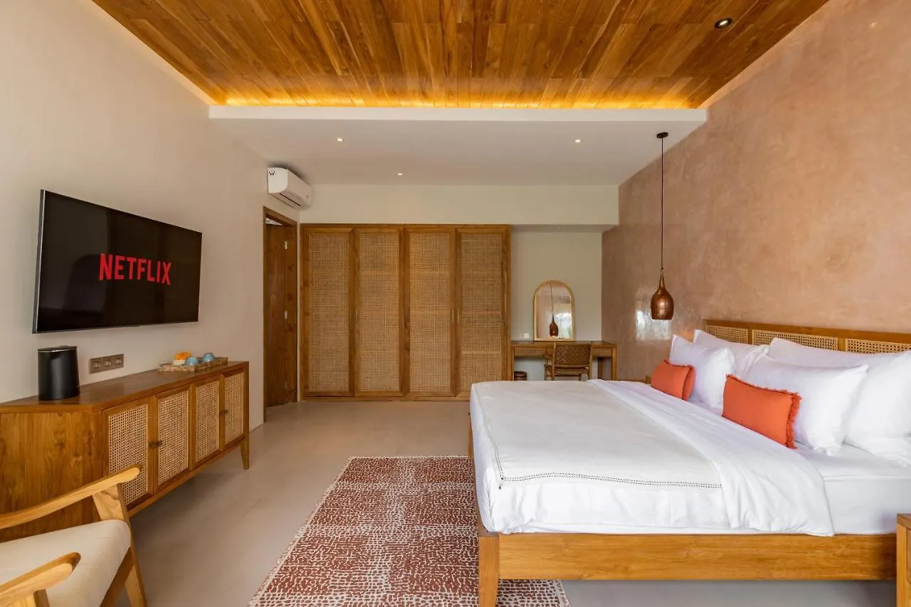 Brand New 5 Bd Luxury Central Villa 300M To Beach Seminyak 0*,
