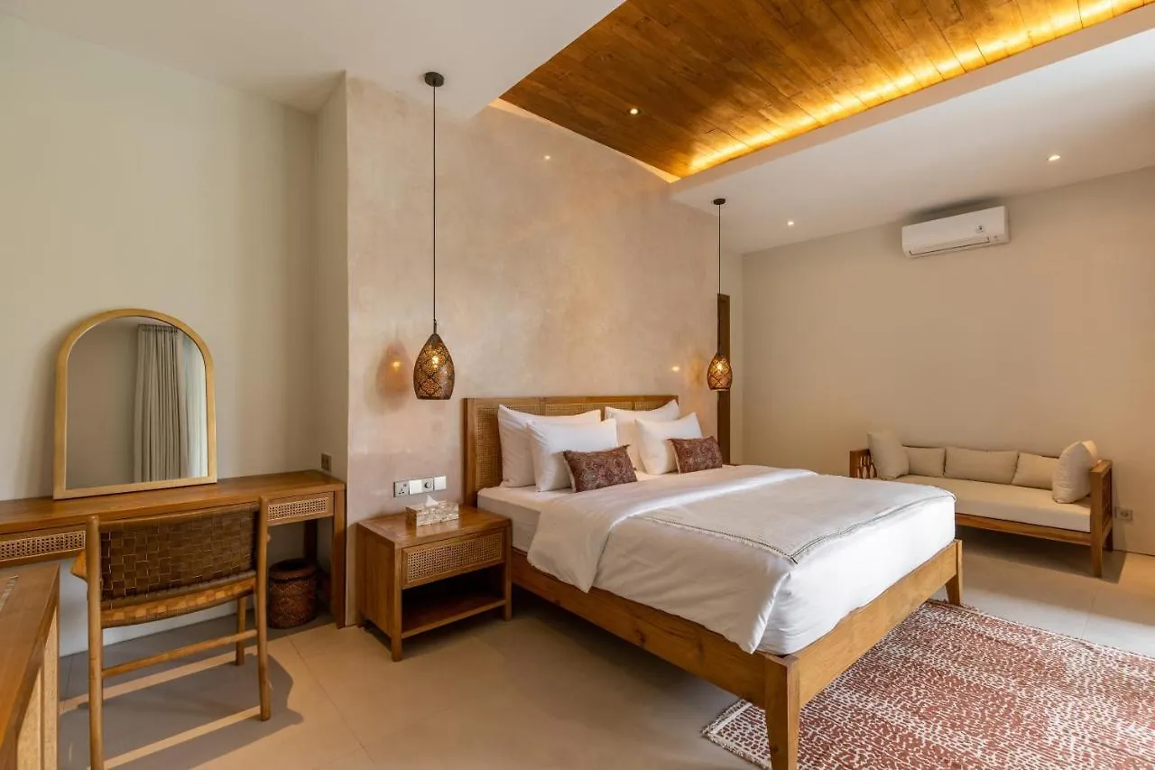 Brand New 5 Bd Luxury Central Villa 300M To Beach Seminyak