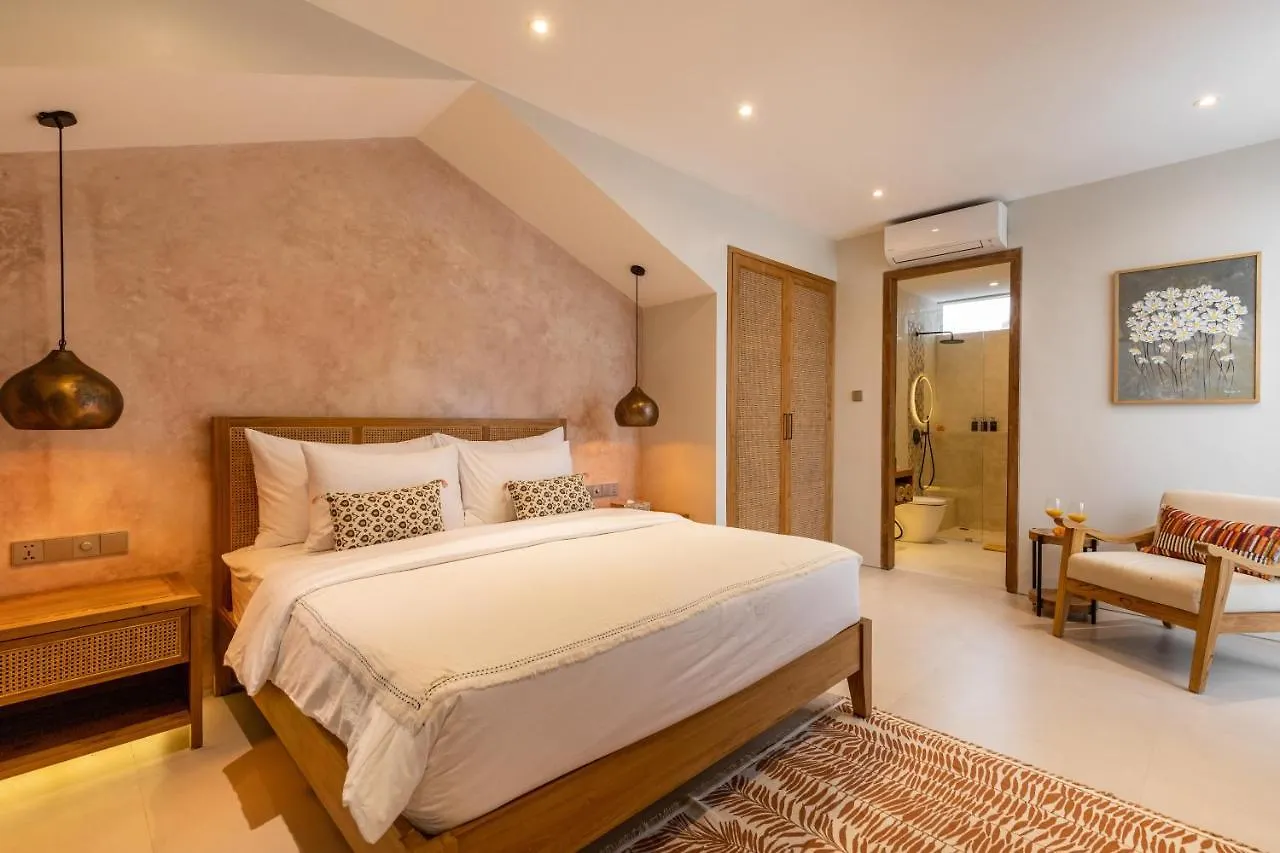 Brand New 5 Bd Luxury Central Villa 300M To Beach Seminyak