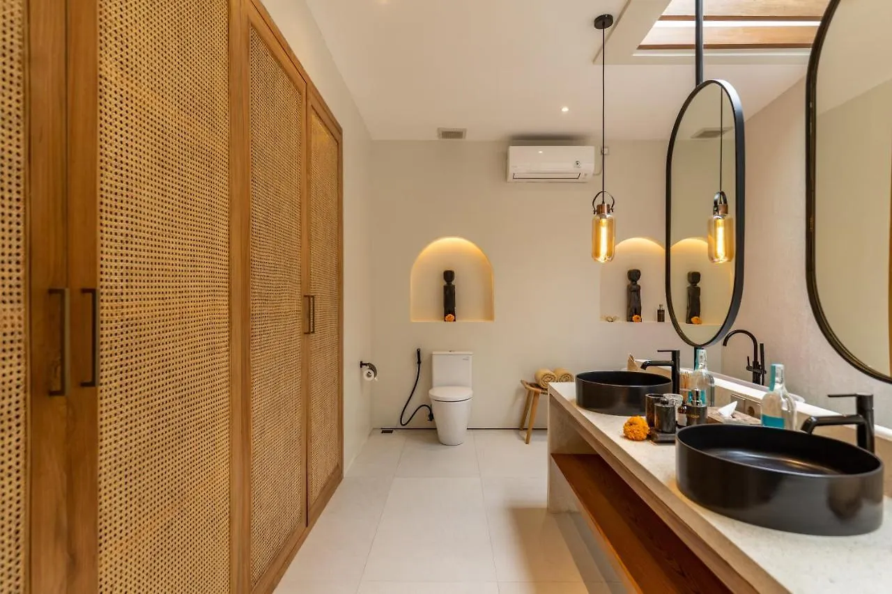Brand New 5 Bd Luxury Central Villa 300M To Beach Seminyak  Indonesia